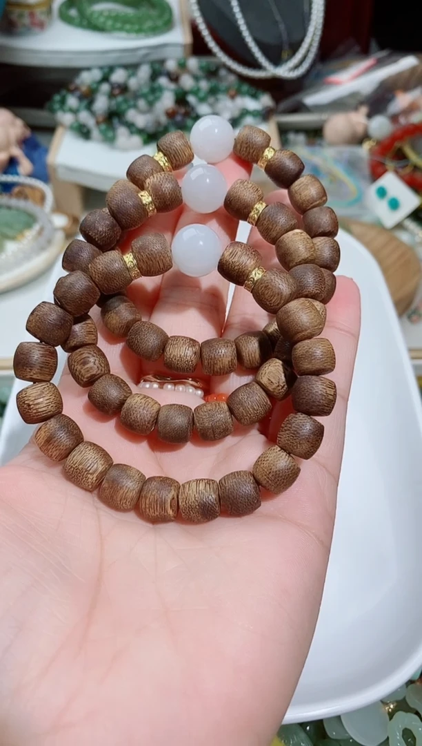 手链未镶嵌和田玉A3莺歌绿奇多样性发其一