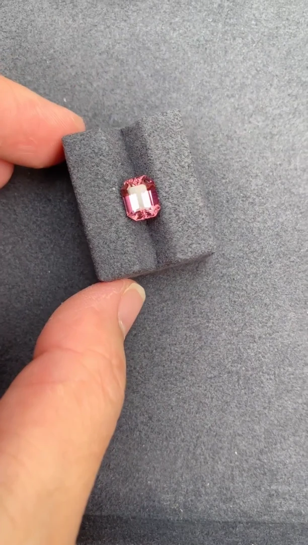 【闪购商品】碧玺裸石未镶嵌2.1ct粉碧玺
