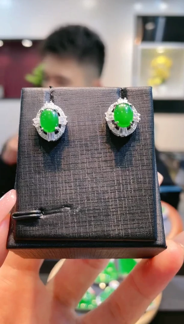 【闪购商品】翡翠颈饰银S925镶嵌A7天然A货翡翠耳饰