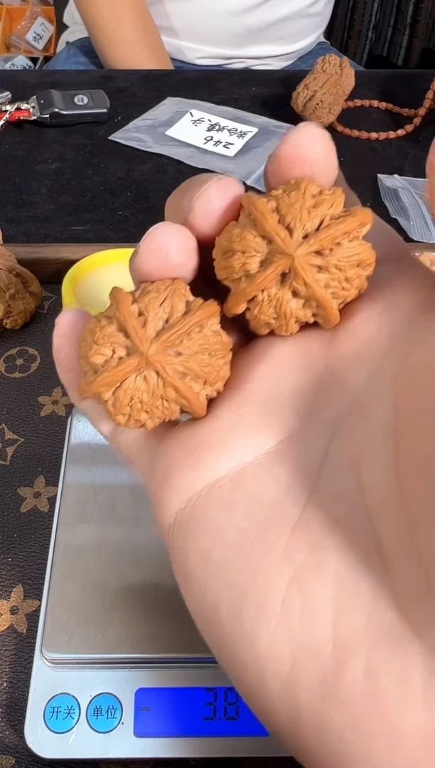 把件核桃全品38尺雨花石四棱