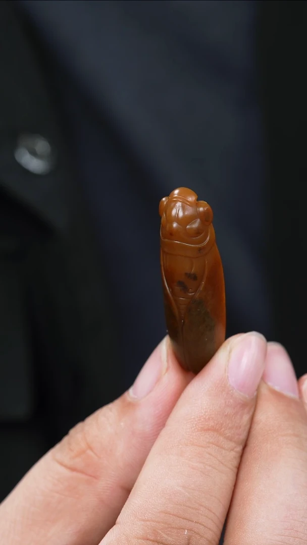 未镶嵌和田玉车挂虚**阴和田玉金蝉吊坠