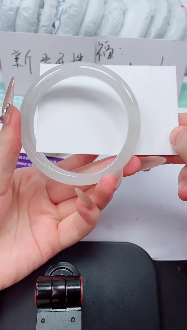 石英质玉手镯未镶嵌8-58/59