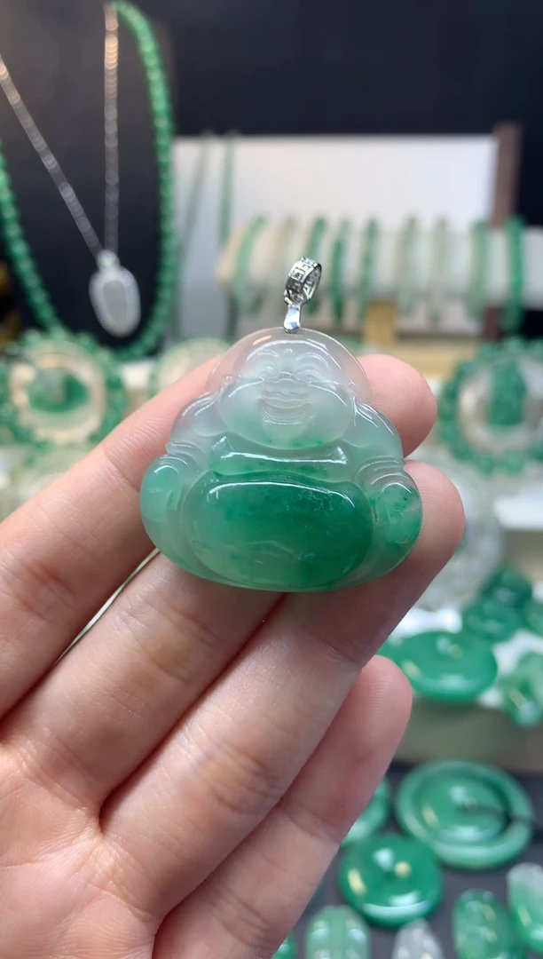 吊坠(不含链)未镶嵌石英质玉（非洲翠）白冰飘花佛公