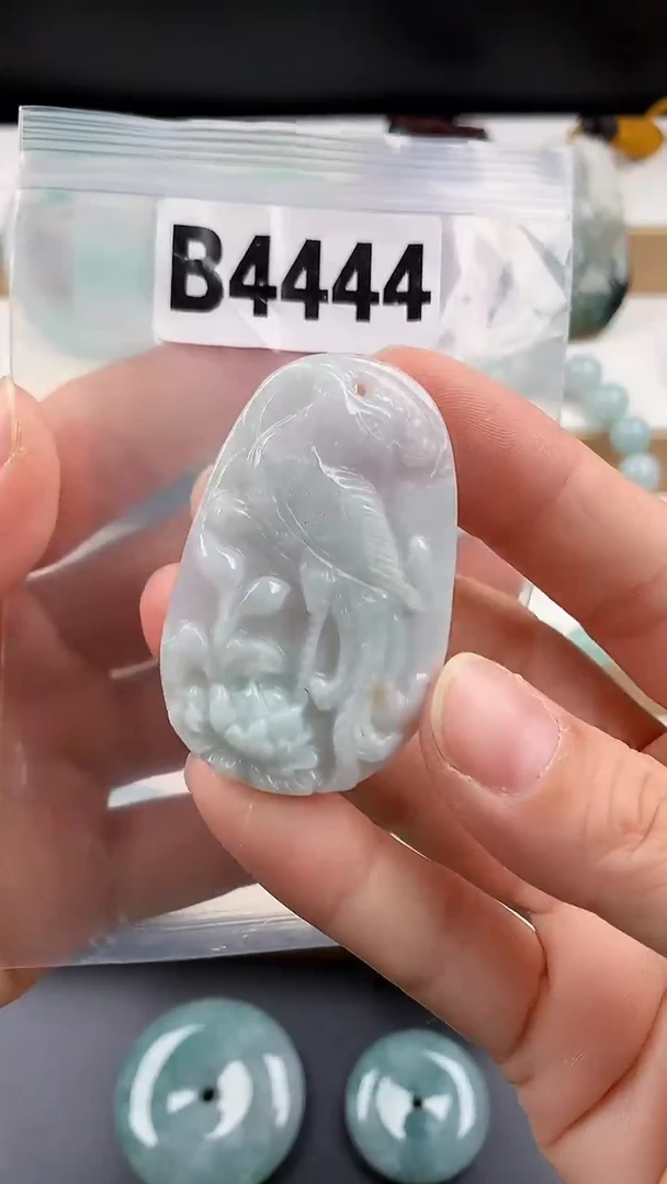 颈饰未镶嵌翡翠天然翡翠吊坠挂件