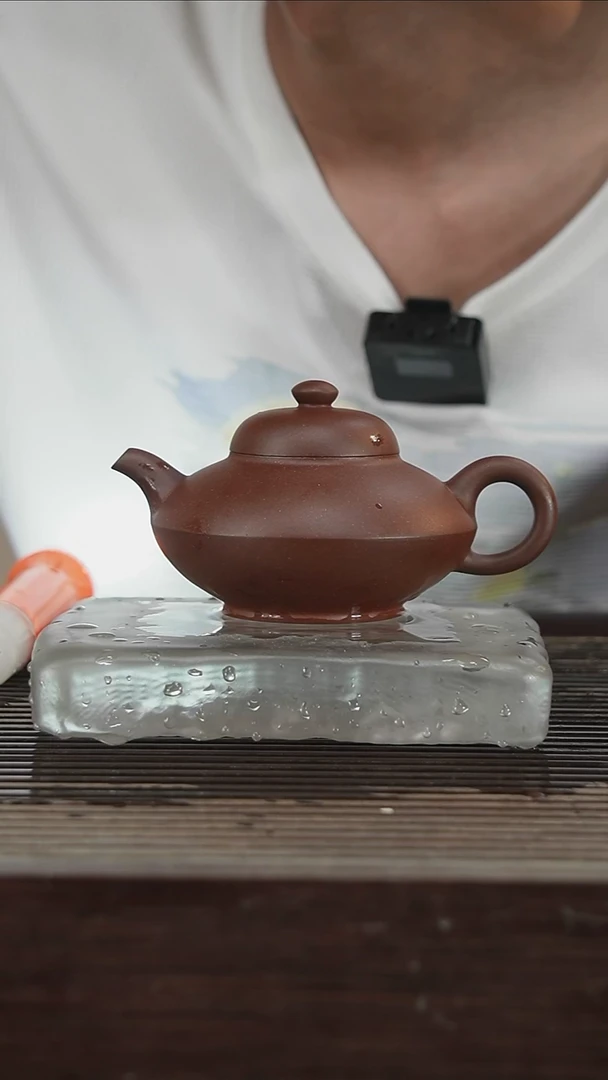 茶壶紫砂高工，带证240CC65号