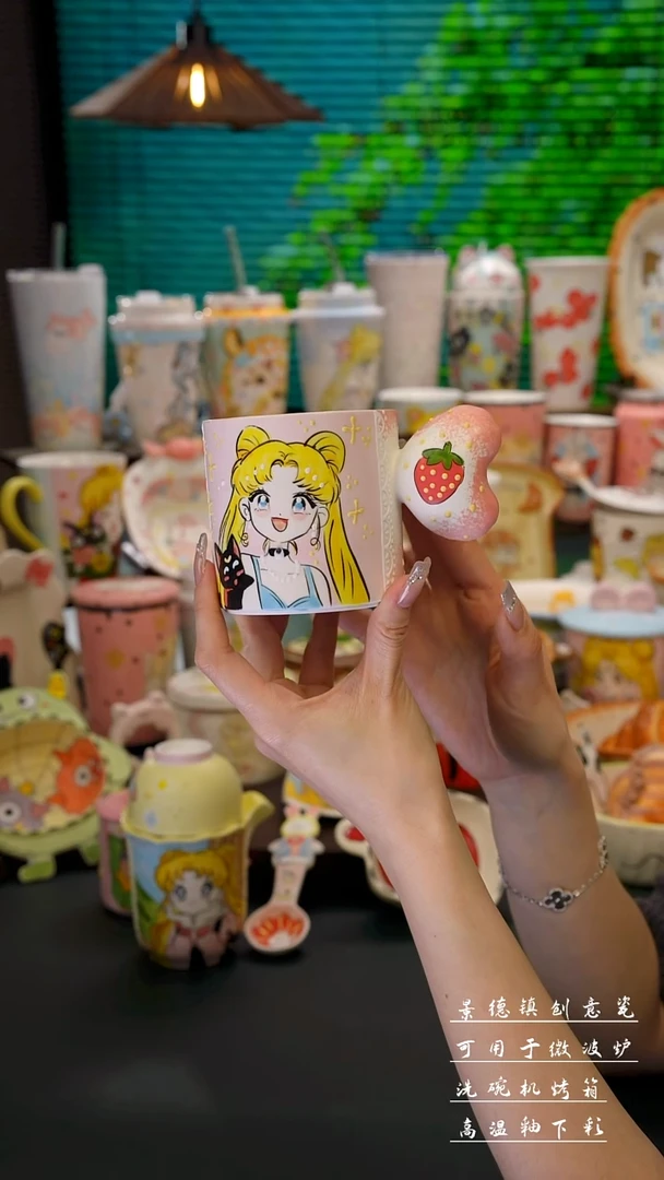 景德镇手绘美少女心形把手杯