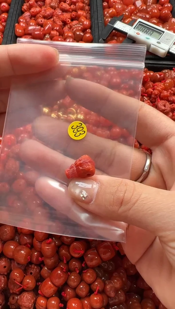 【闪购商品】南红玛瑙颈饰未镶嵌1
