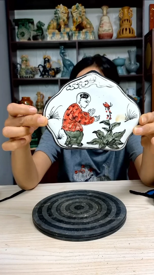经典精美复古风格瓷器