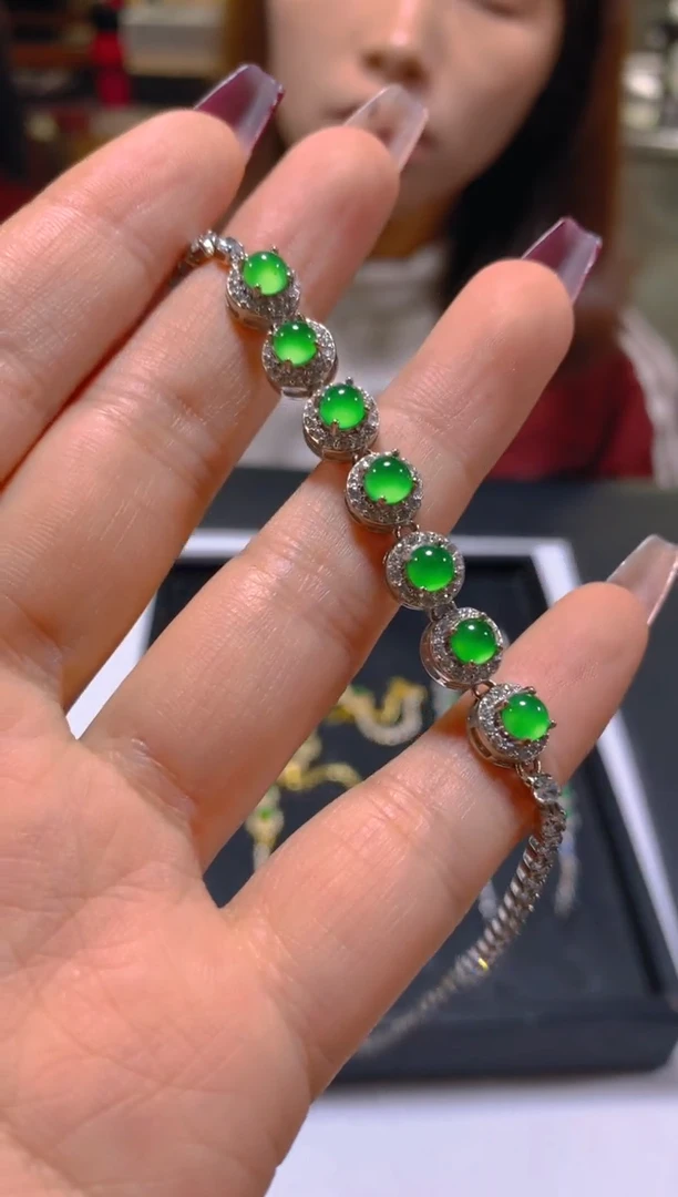 未镶嵌手链翡翠多样性发一