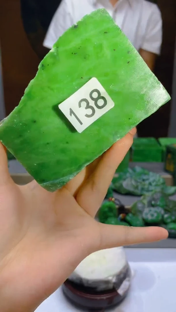 和田玉（碧玉）未镶嵌珠宝半成品138
