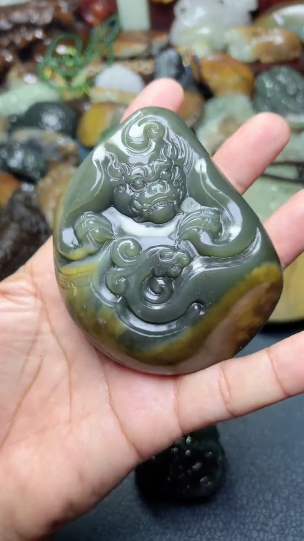 和田玉未镶嵌把件-