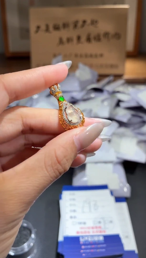 吊坠(不含链)未镶嵌翡翠葫芦