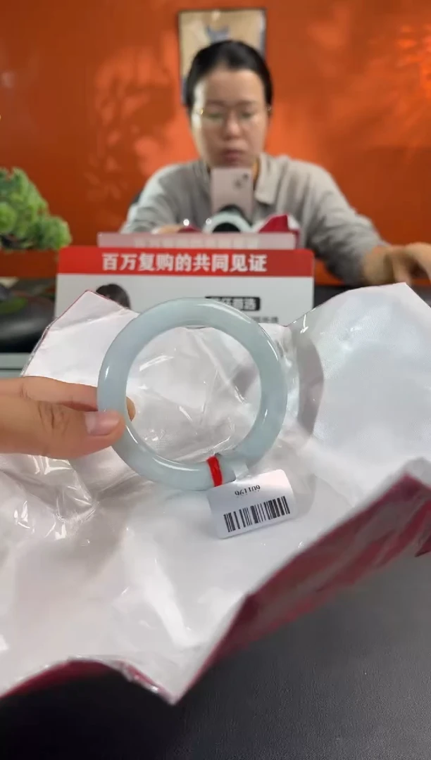 未镶嵌手镯翡翠翡翠手镯