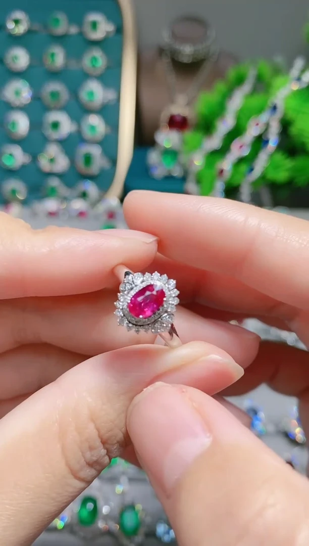 18K金镶嵌18K金戒指红宝石.