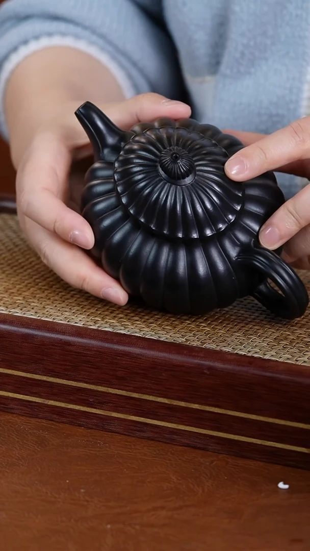 【闪购商品】紫砂茶壶张暗娣朱泥筋纹椭圆壶