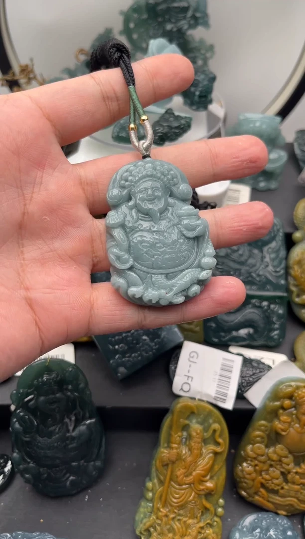 颈饰未镶嵌翡翠财神