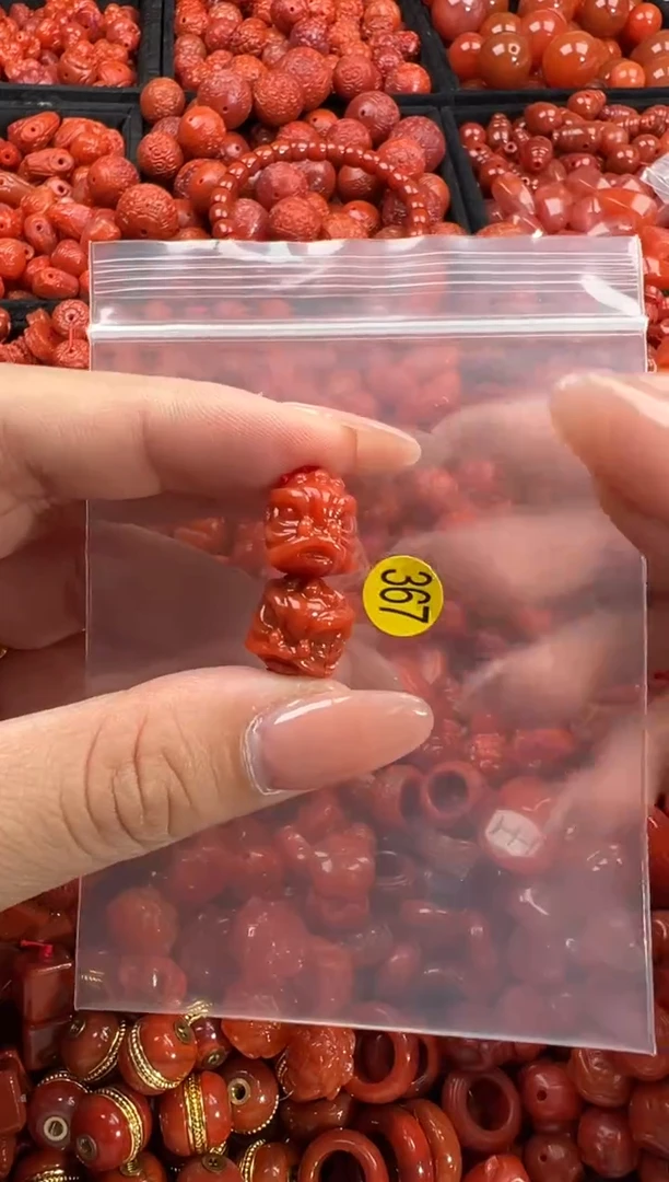 南红玛瑙未镶嵌颈饰1