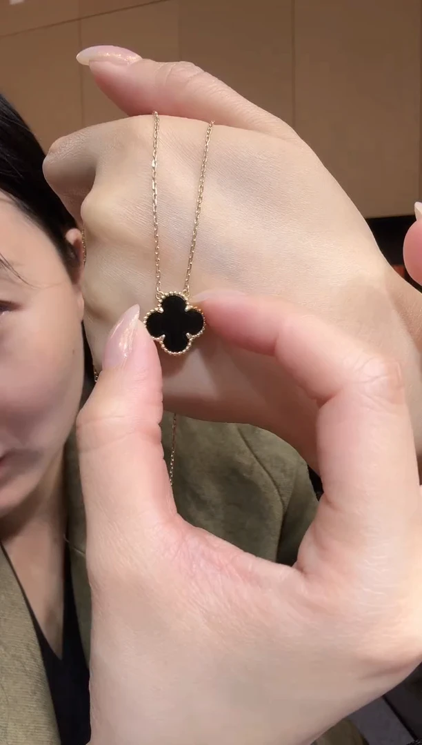 【闪购商品】玛瑙/玉髓套链18K金镶嵌黑色k黄，四叶草套链GHJ25版