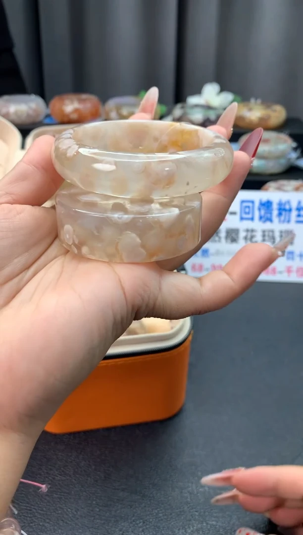 未镶嵌手镯石英质玉（56-57圈口）赠送镯心