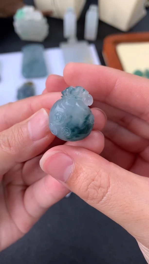 【闪购商品】定制翡翠未镶嵌翡翠