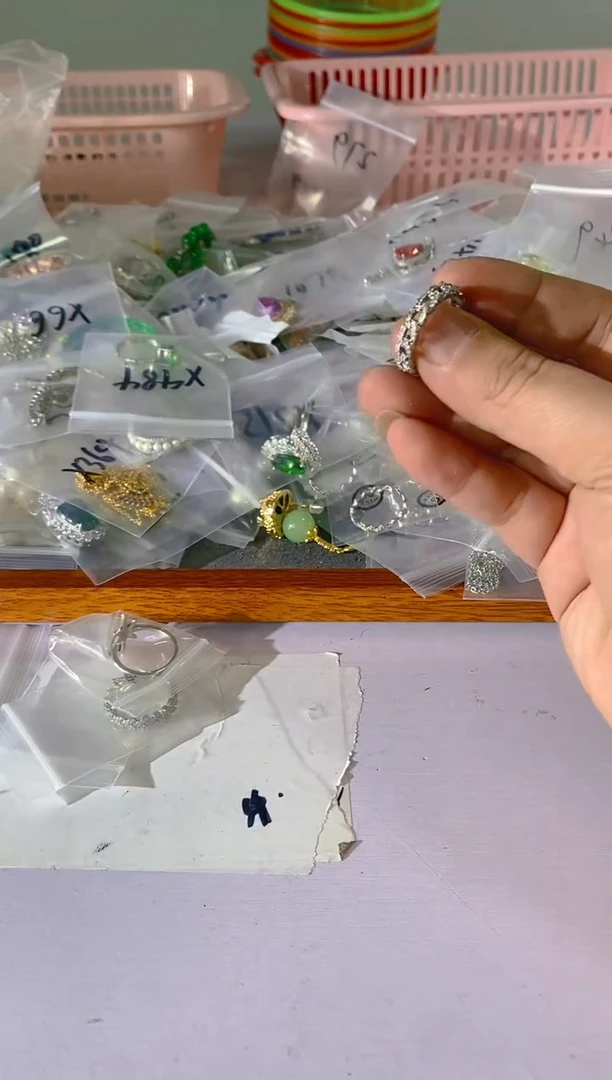 【闪购商品】水晶颈饰银S925镶嵌995红宝，蓝宝，多样性发一件赠链