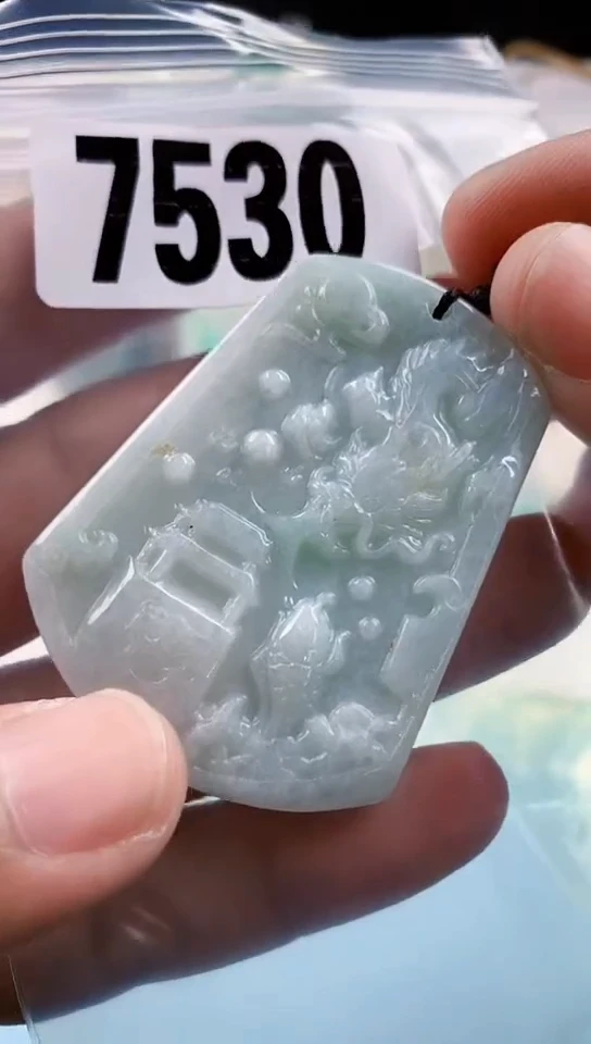 【闪购商品】翡翠挂件未镶嵌天然翡翠吊坠挂件