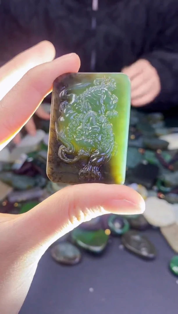 颈饰未镶嵌和田玉1