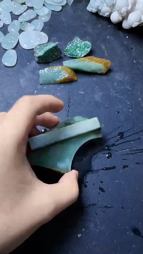 翡翠挂件未镶嵌088翡翠