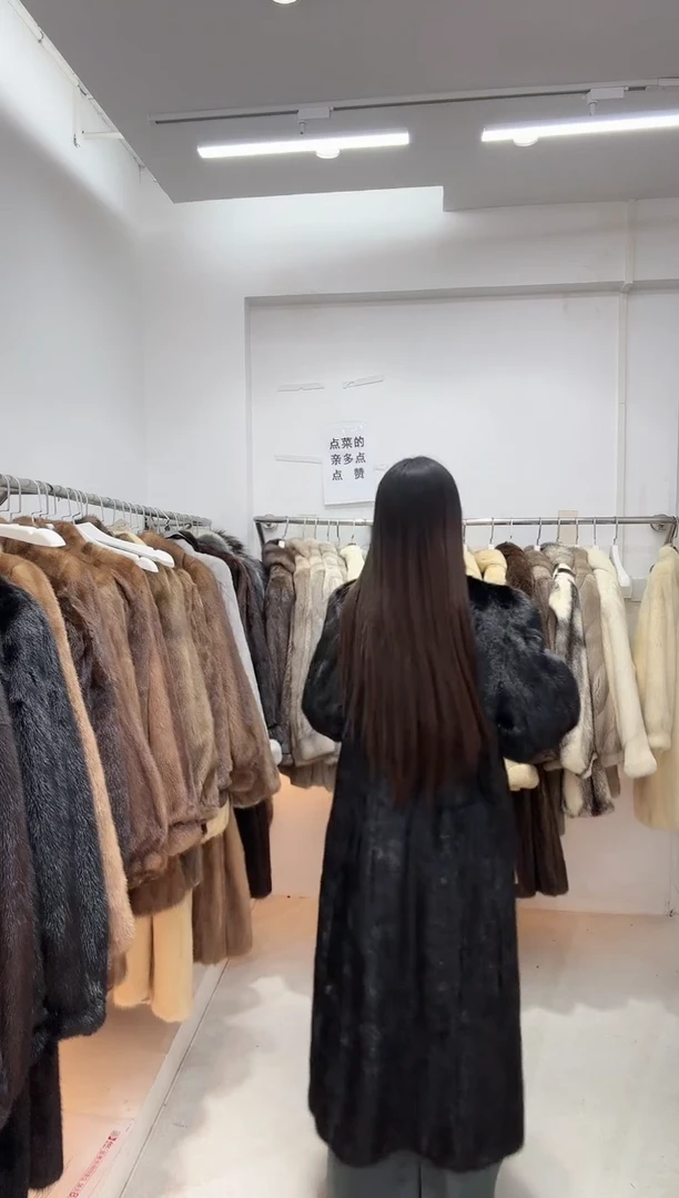 反季买皮草别墅靠大海