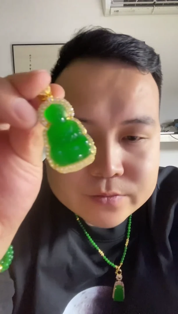 翡翠未镶嵌颈饰观音234