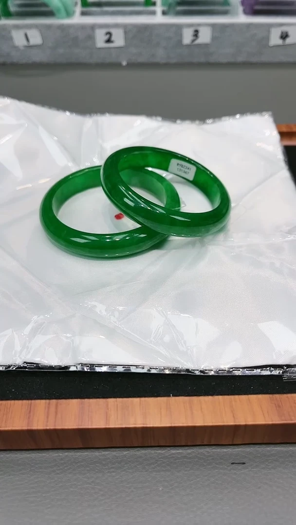 【闪购商品】砖雕s71 正阳绿手镯 圈口53-60