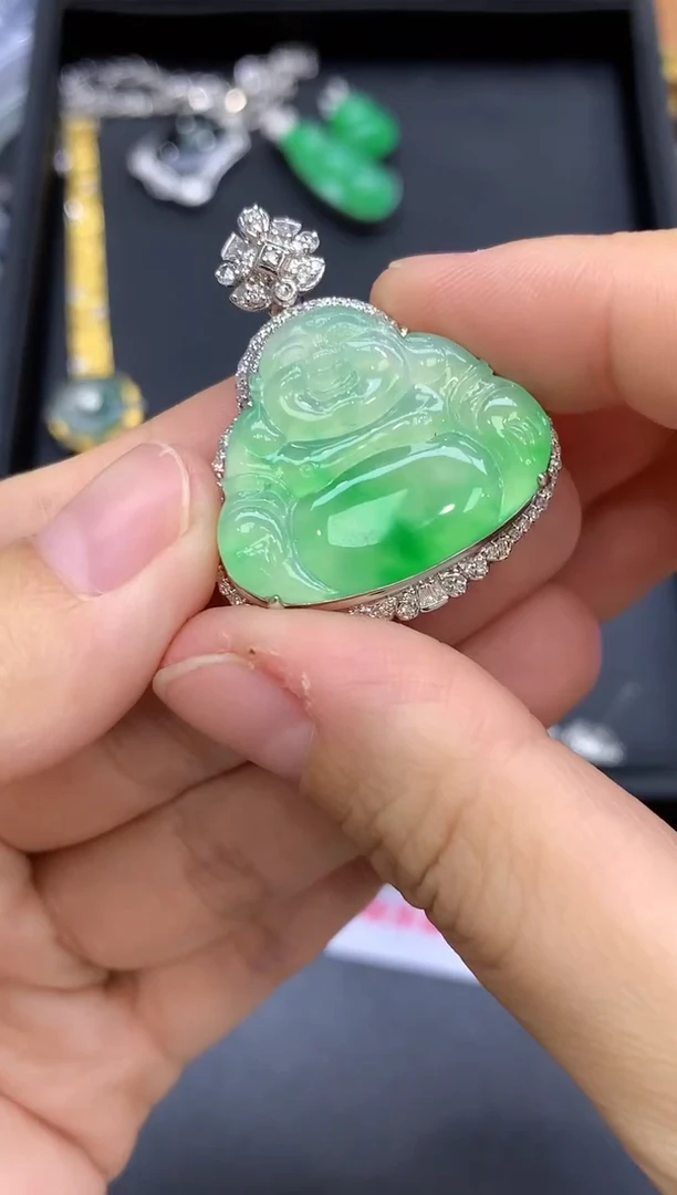 颈饰18K金镶嵌翡翠767-中国好珍宝