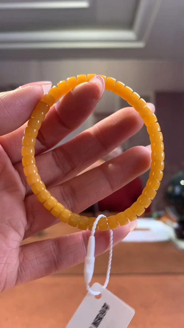 【闪购商品】石英质玉手串未镶嵌缅黄直切单圈