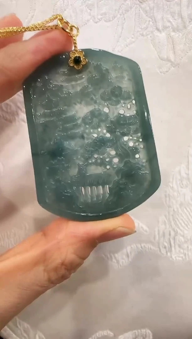 翡翠未镶嵌颈饰国风