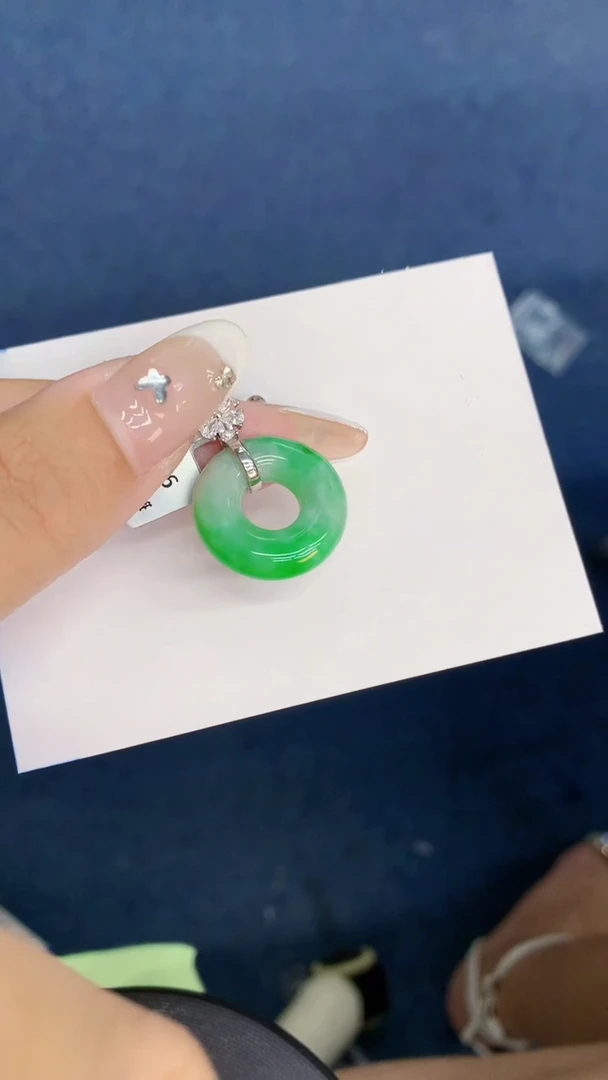 翡翠未镶嵌吊坠(不含链)1