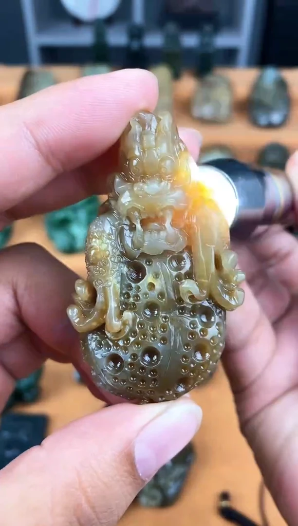 颈饰未镶嵌和田玉1