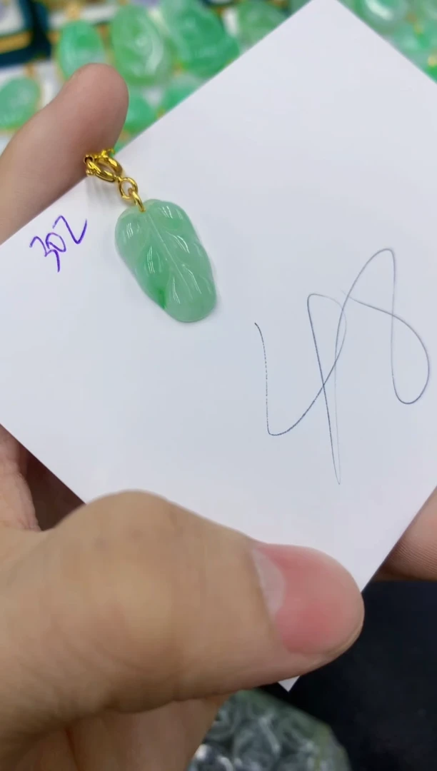 颈饰未镶嵌翡翠离开我的依赖