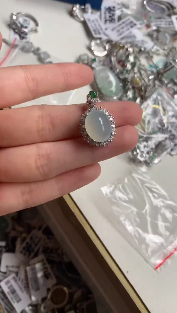 银S925镶嵌戒指翡翠吊坠1