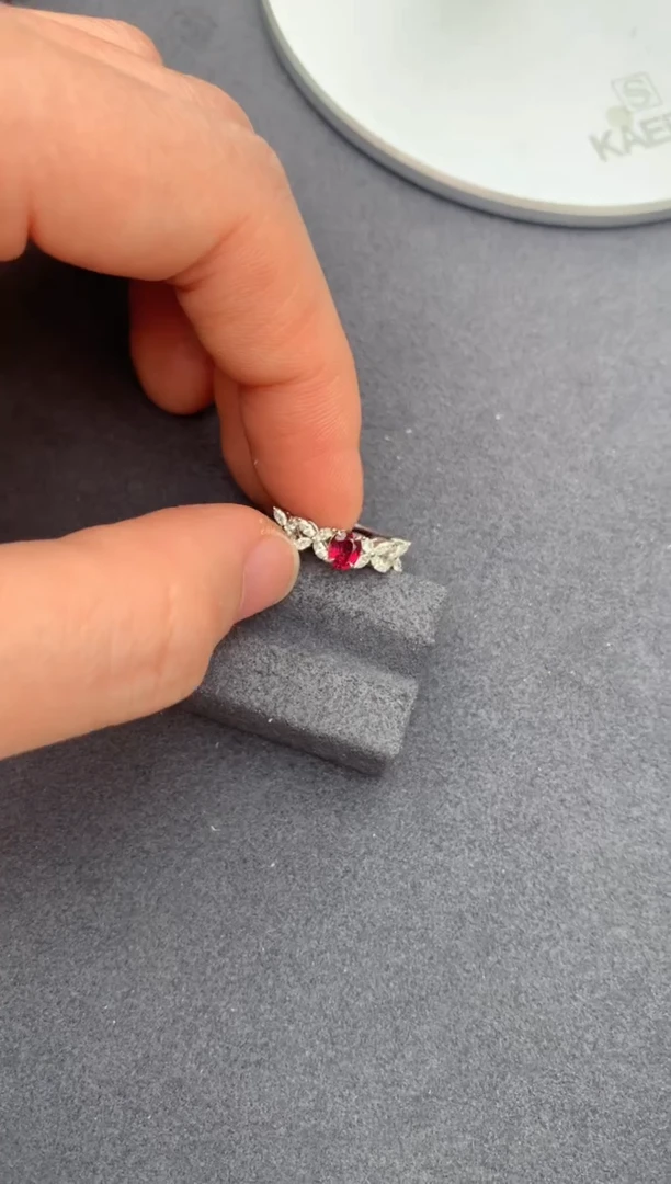 【闪购商品】红宝石戒指18K金镶嵌42分鸽血红戒指