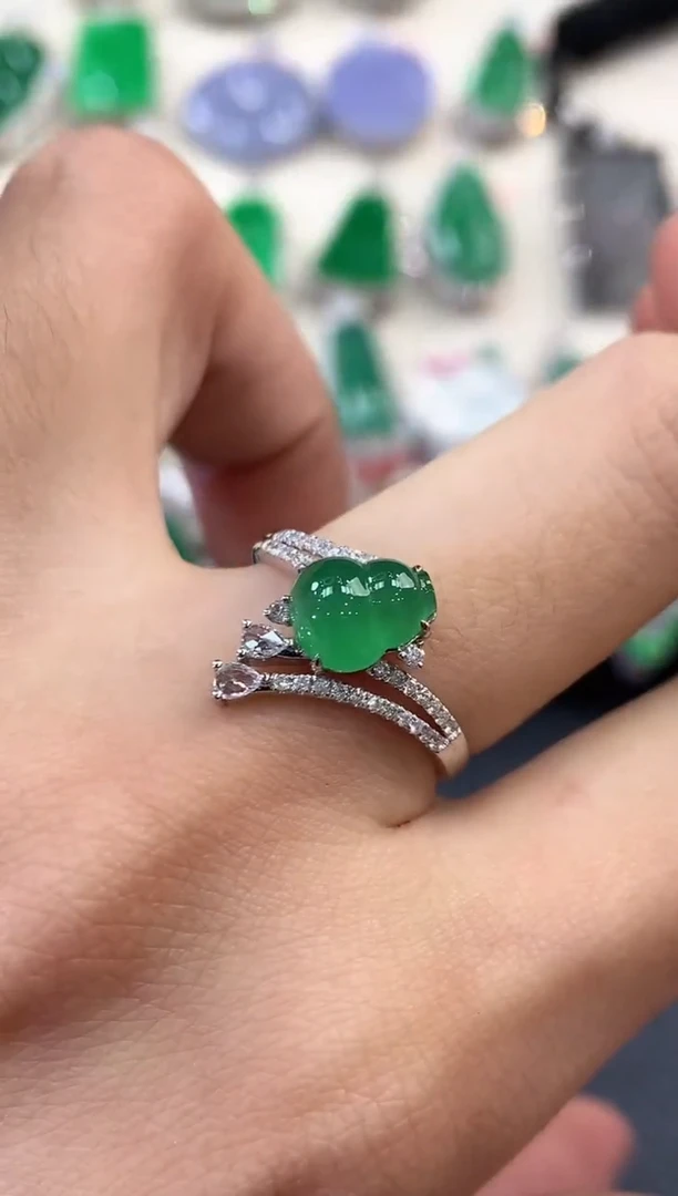 【闪购商品】翡翠戒指18K金镶嵌 B34