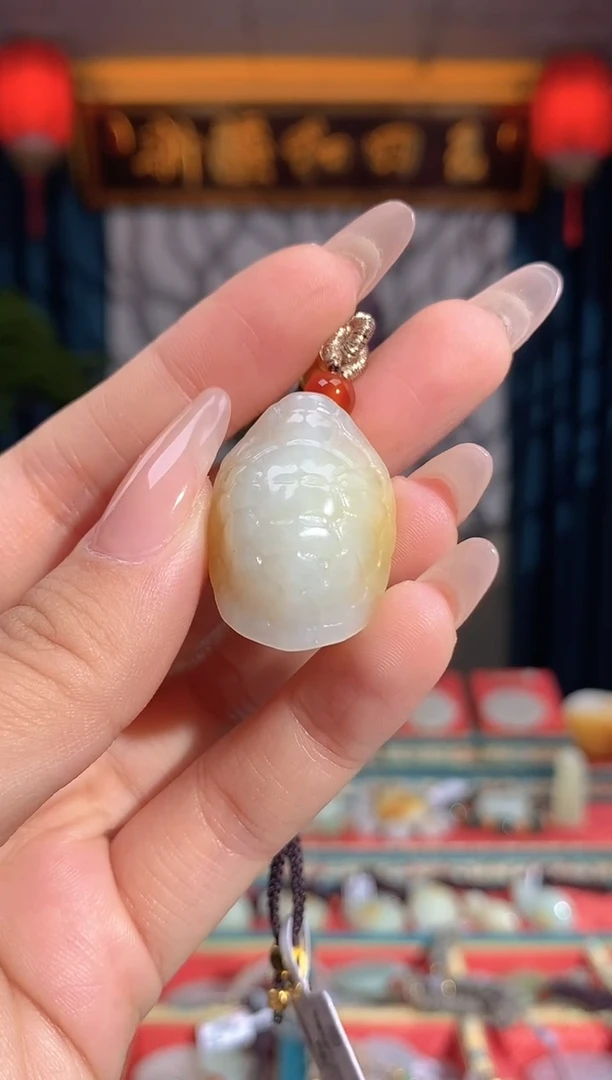 和田玉未镶嵌颈饰富甲天下