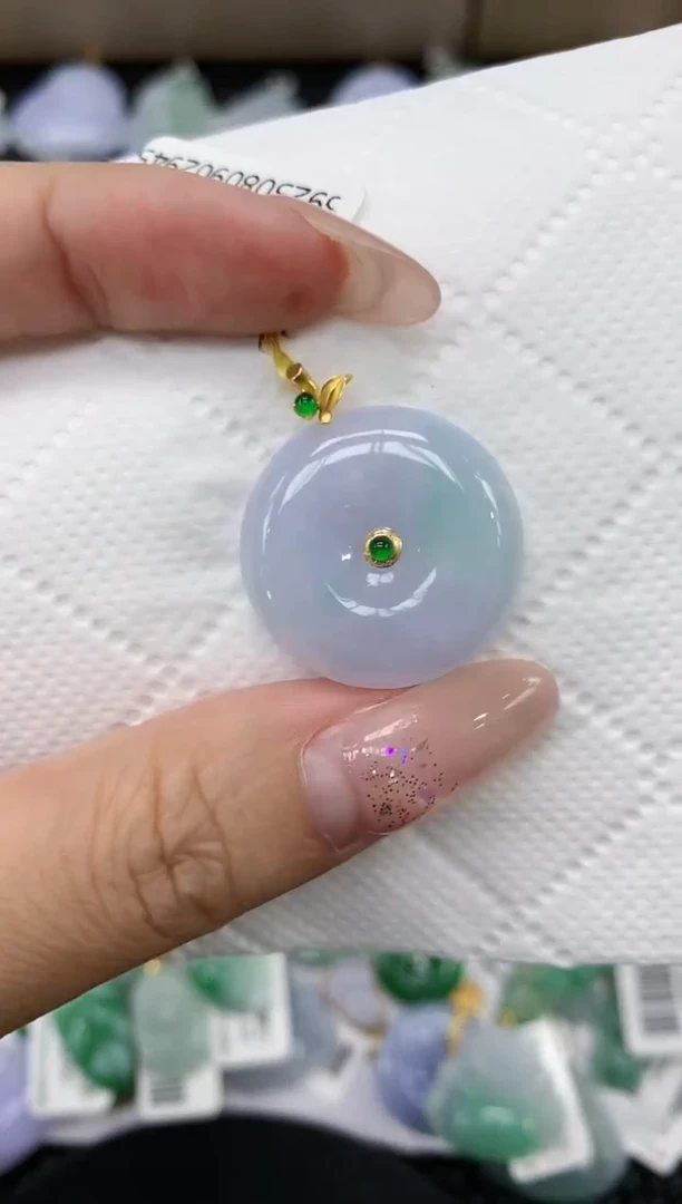 颈饰18K金镶嵌翡翠1111111111