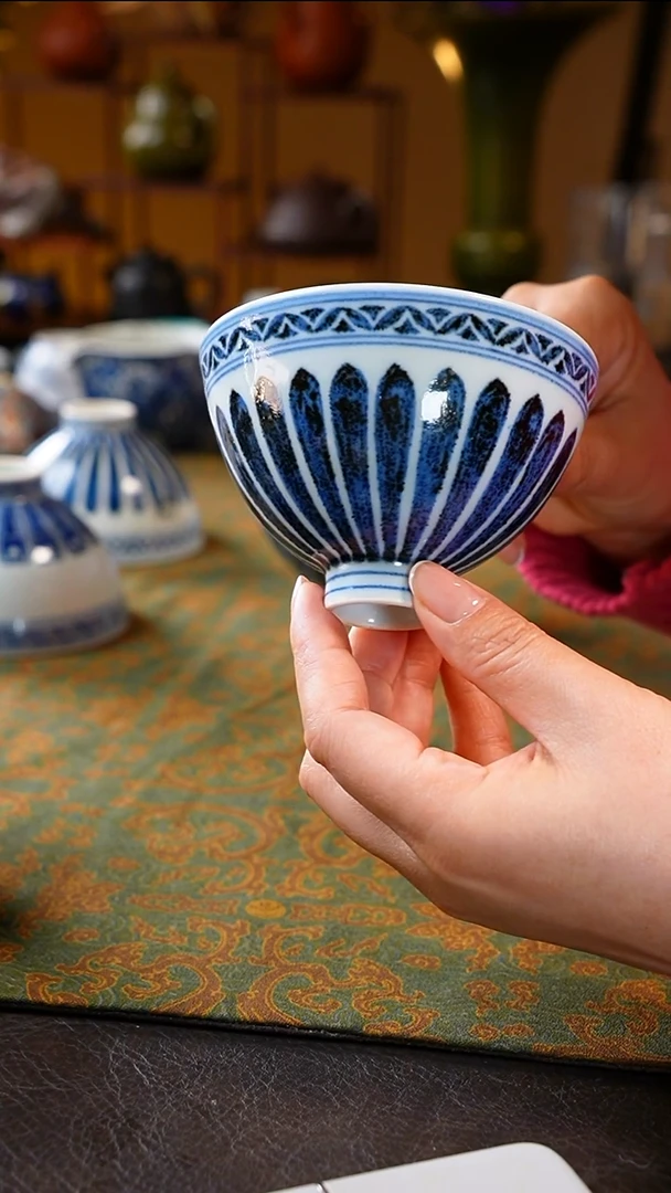 【闪购商品】柴窑青花菊瓣鸡心杯