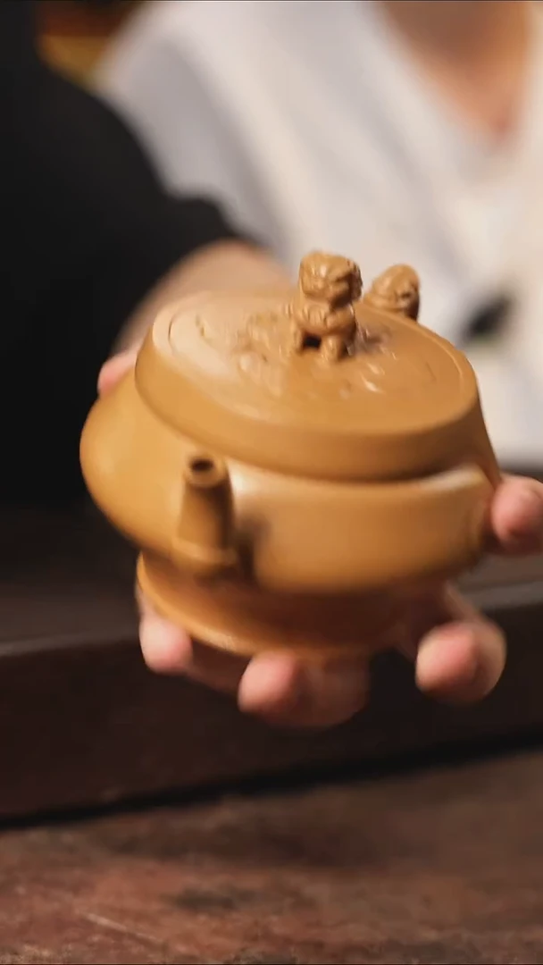 茶壶紫砂玉林金黄段如意狮