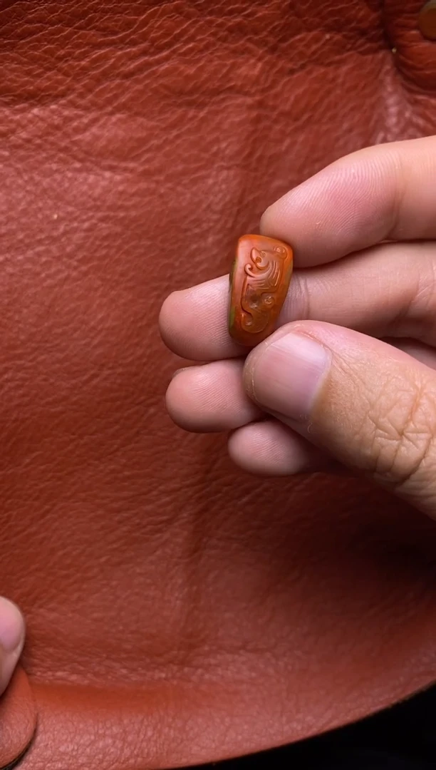南红玛瑙未镶嵌颈饰南红仿古龙小吊坠