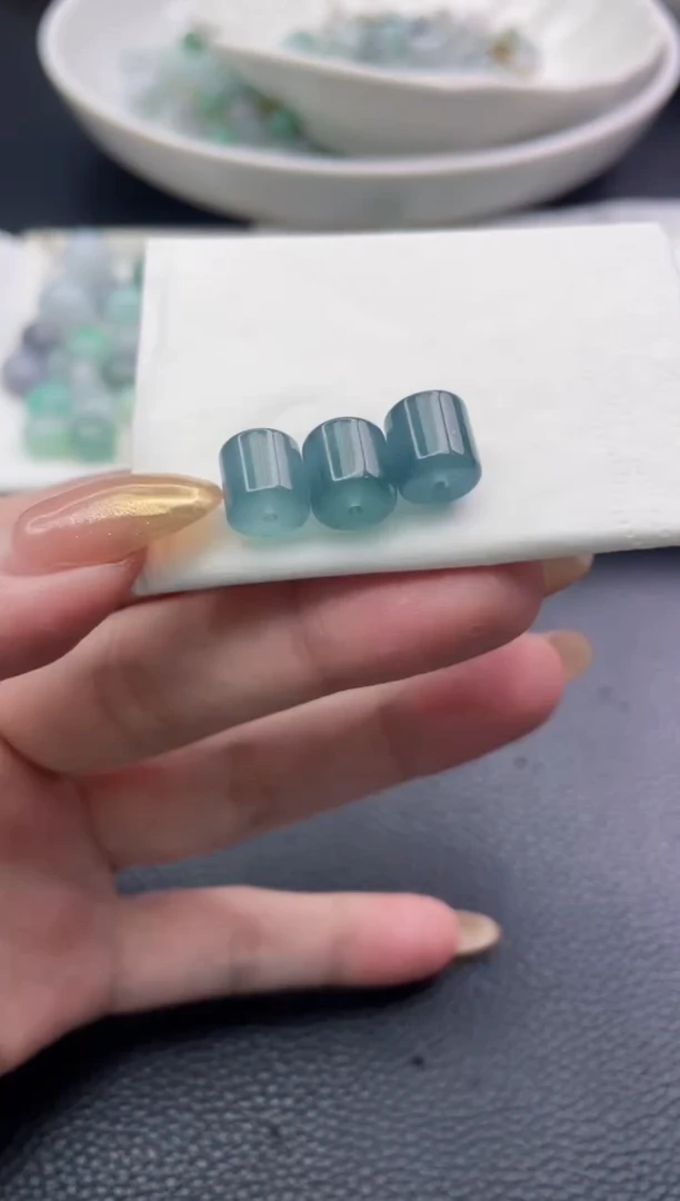 未镶嵌定制翡翠吴*珠子