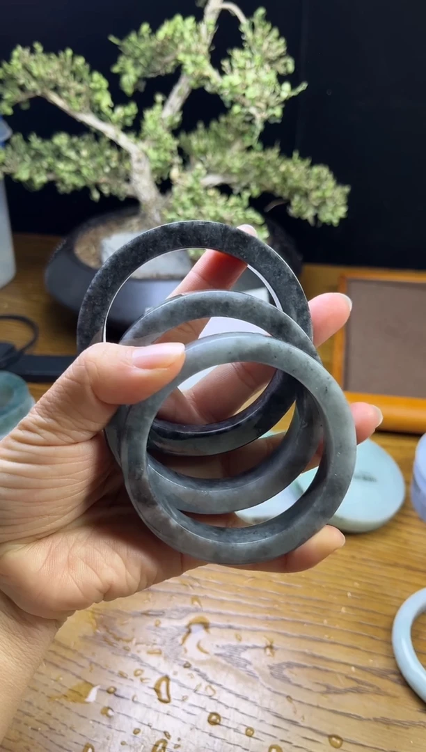 【闪购商品】定制翡翠胚未镶嵌手镯