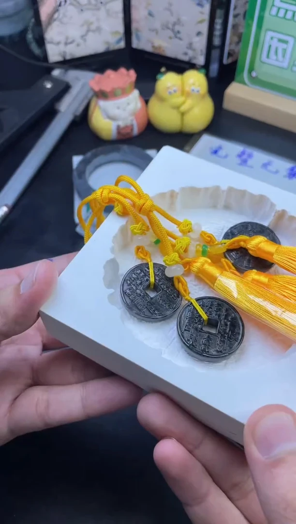 翡翠挂件未镶嵌多样性发一件H2