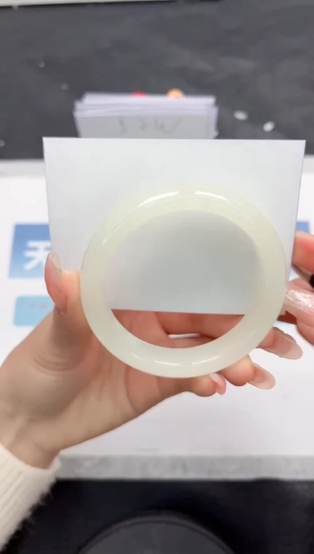 【闪购商品】石英质玉手镯未镶嵌Q356-56