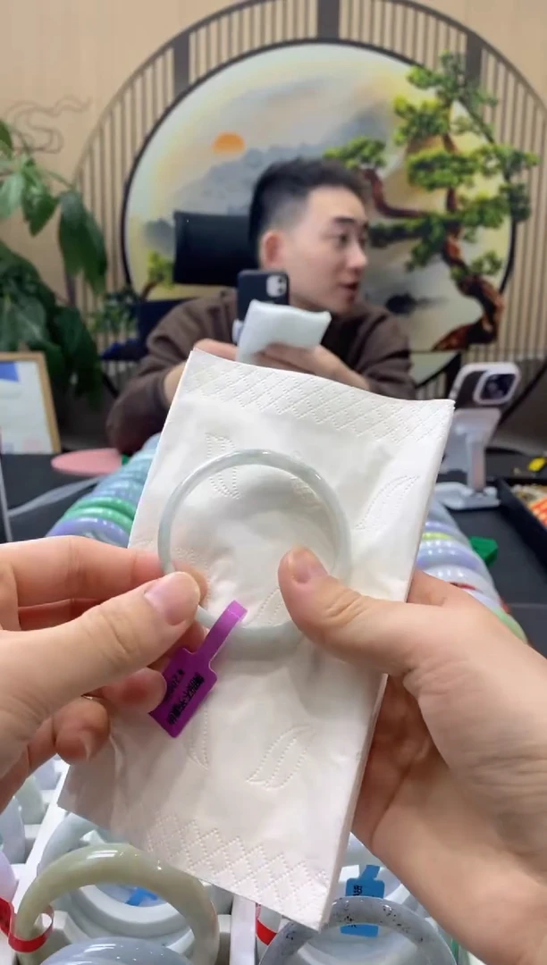 【闪购商品】翡翠手镯未镶嵌0000014505
